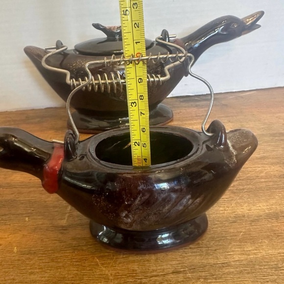 Vintage 50's Brown Glazed Redware Gold Beak Duck Teapots Wire Handle Set of 2 - Picture 10 of 10